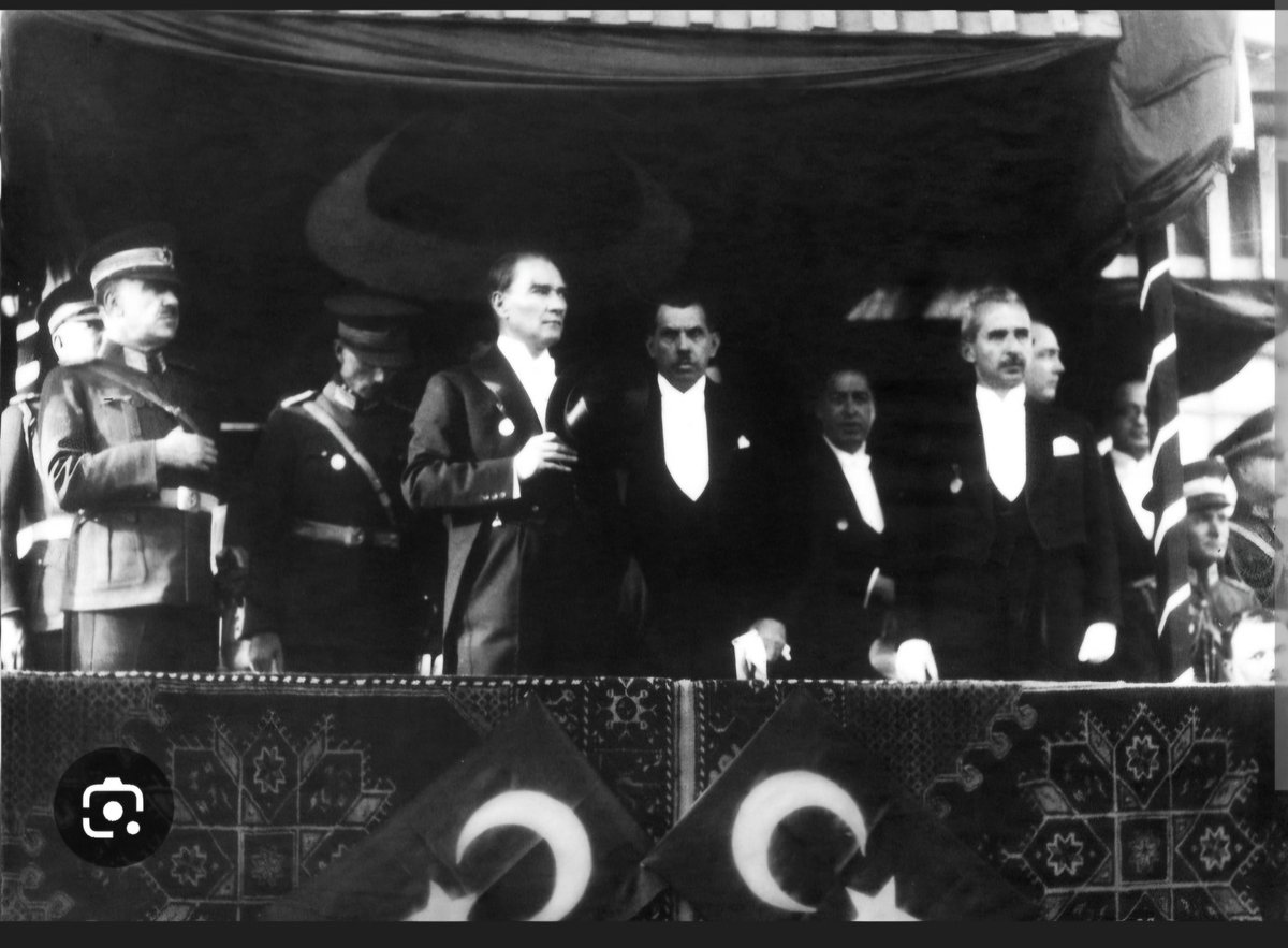 Ne senden vazgeçerim ne devrimlerinden