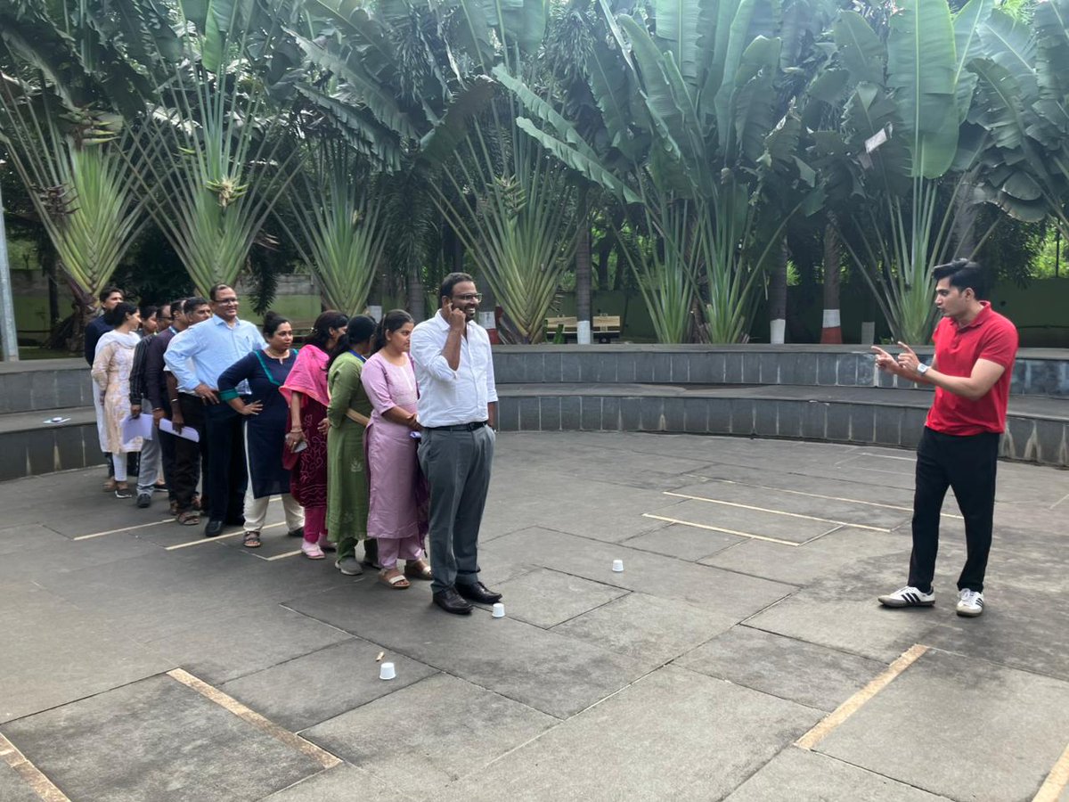 A Peer Learning Session under Urban95 - Nurturing Neighbourhoods 2.0

Over 30 city officials joined field visits and hands - on sessions led by global experts from the Van Leer Foundation and WRI India.