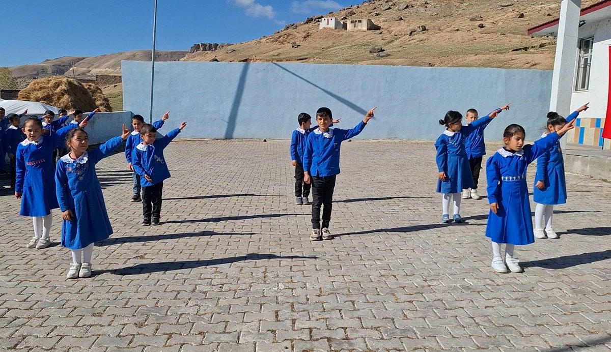 Cumhuriyetimizin 102. yılını okulumuzda coşkuyla kutladık. 🇹🇷🇹🇷🇹🇷

<a href="/tcmeb/">Millî Eğitim Bakanlığı</a>
<a href="/agrimem/">AĞRI MEM</a>
<a href="/hasan_kokrek/">Hasan Kökrek</a>
<a href="/Diyadin004/">DİYADİN KAYMAKAMLIĞI</a>
<a href="/diyadinmem/">Diyadin İlçe Milli Eğitim Müdürlüğü</a>
<a href="/remzi0479/">Remzi Işık</a>