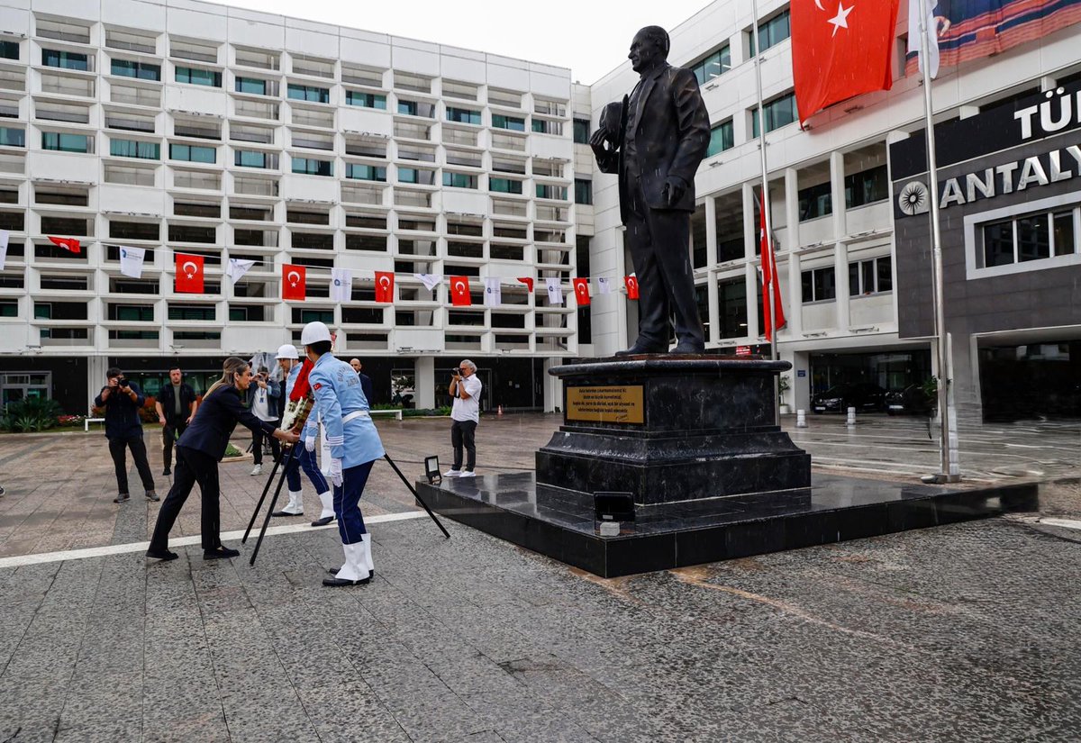 CanselTuncer's tweet photo. Cumhuriyetimizin 102. yıl dönümünü büyük bir gurur, coşku ve umutla kutluyoruz.
Ulu önderimiz Atatürk başta olmak üzere, bizlere bu aziz vatanı ve Cumhuriyeti armağan eden tüm kahramanlarımızı saygı, minnet ve rahmetle anıyoruz.
29 Ekim Cumhuriyet Bayramımız kutlu olsun! https://t.co/58HfM3b8FY