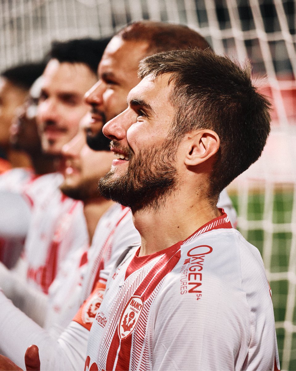 asnlofficiel's tweet photo. Une belle soirée à la maison 🤩❤️🤍

#ASNLSCB #Ligue2BKT https://t.co/UqKatp4DrN