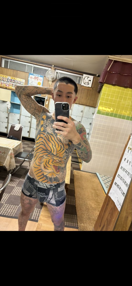 f_oqrs's tweet image. 来月ぐらいには2年前の
この髪型ぐらいには出来そーだな
iPhone15にしてから二年も経つのか😳