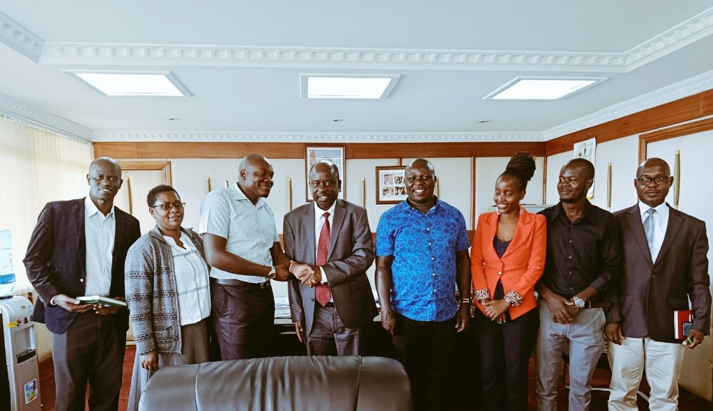 KYFYOUTHS's tweet photo. KYF officials held a consultative meeting with Dr. Christopher Wanga, the Chairman of the Kenya Veterinary Board and Director of Livestock Policy, Research and Regulations, to explore opportunities for youth empowerment within the livestock and veterinary sector. https://t.co/Guakm4n6FW