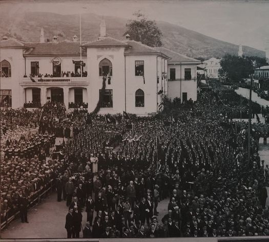 Bursa'da Cumhuriyet Bayramı. 
29 Ekim 1933.