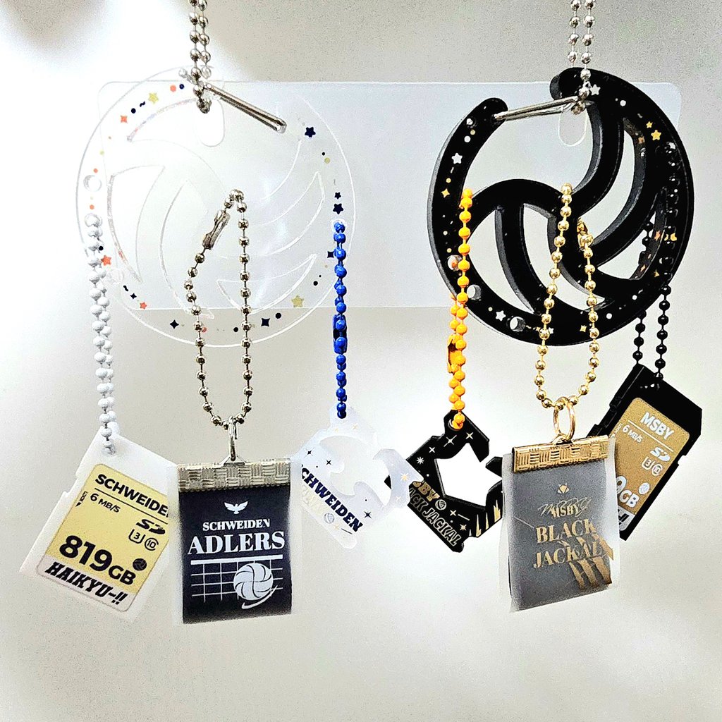 드디어 모두 도착한 세하온 통판!!!🫶

🏐댈구 맡기기엔 모든 부스가 예뻐서 양도 넘 많고 파산이라 아예 포기했는데..😢
예정에 없던 통판들을 열어주셔서..!!
애들러스 &amp; 블랙자칼 세트만 완성🤍🖤

카라비너 <a href="/Oatmeal_ii/">오트밀</a> 
빵클립 키링 <a href="/S0S_404/">404</a>
리본 라벨 키링 <a href="/melzzang_2ya/">멜레 ⌯•ᗢ•⌯ಣ</a>
SD카드 키링 <a href="/1OOSOO_/">왕백수</a>