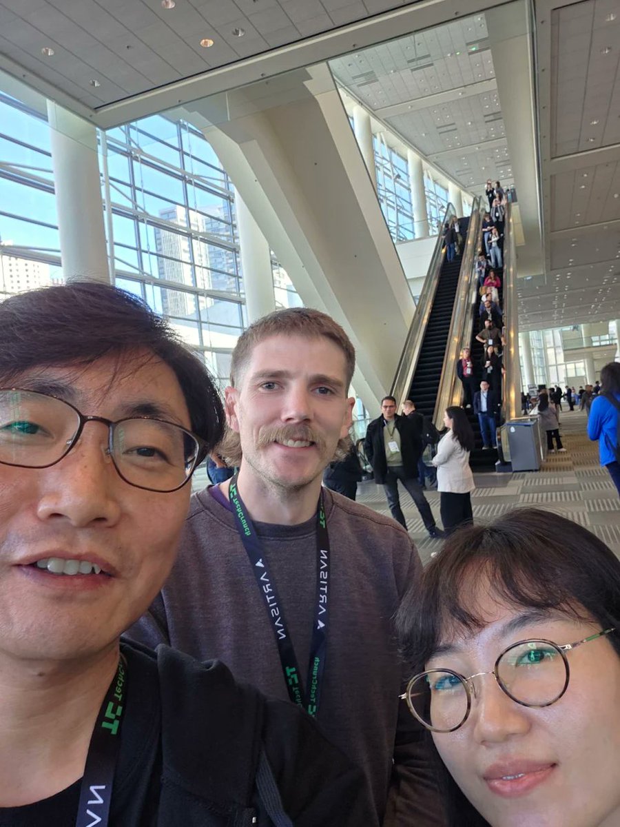_Aline_team's tweet photo. Today, we had a one-on-one meeting with a developer from Visa and had a deep and insightful discussion about https://t.co/JUIDmg2Yak’s direction and vision.
They shared that https://t.co/JUIDmg2Yak’s developer behavior–based classification model was particularly interesting and could offer a new perspective on team operations and productivity management.
They also showed great interest by asking about our plans for an enterprise-level model that could be expanded for organizational use, which led to an engaging and inspiring conversation.

When we shared our upcoming features and data analysis roadmap, they mentioned that https://t.co/JUIDmg2Yak could become a solution that improves both team culture and operational efficiency.
Through this exchange, we gained valuable insights on how to strengthen our weak points and move forward in an even more developer-friendly direction.

This meeting reaffirmed our belief that https://t.co/JUIDmg2Yak is evolving beyond an analytics tool, growing into a data-driven collaboration infrastructure where both organizations and developers can thrive together. 🚀