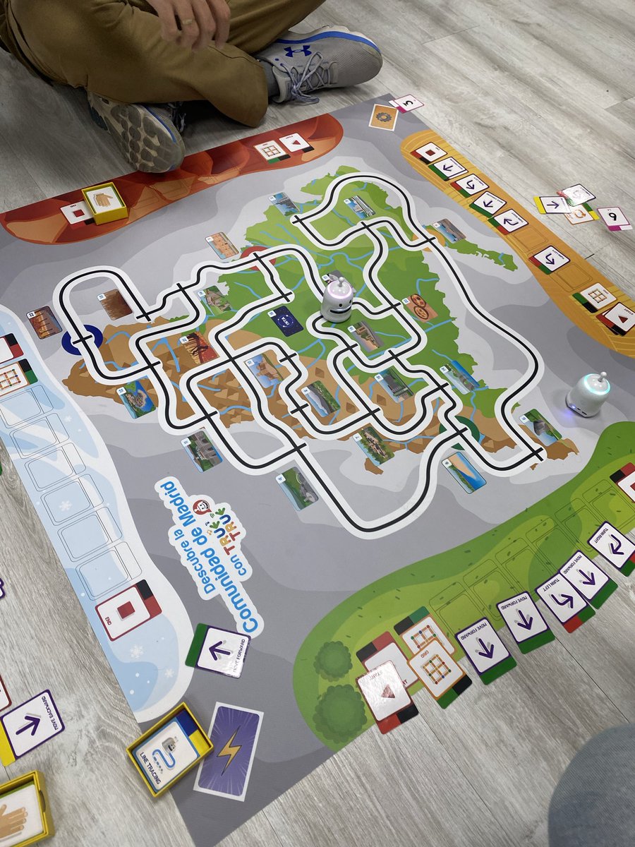 Laura Azorín tweet media