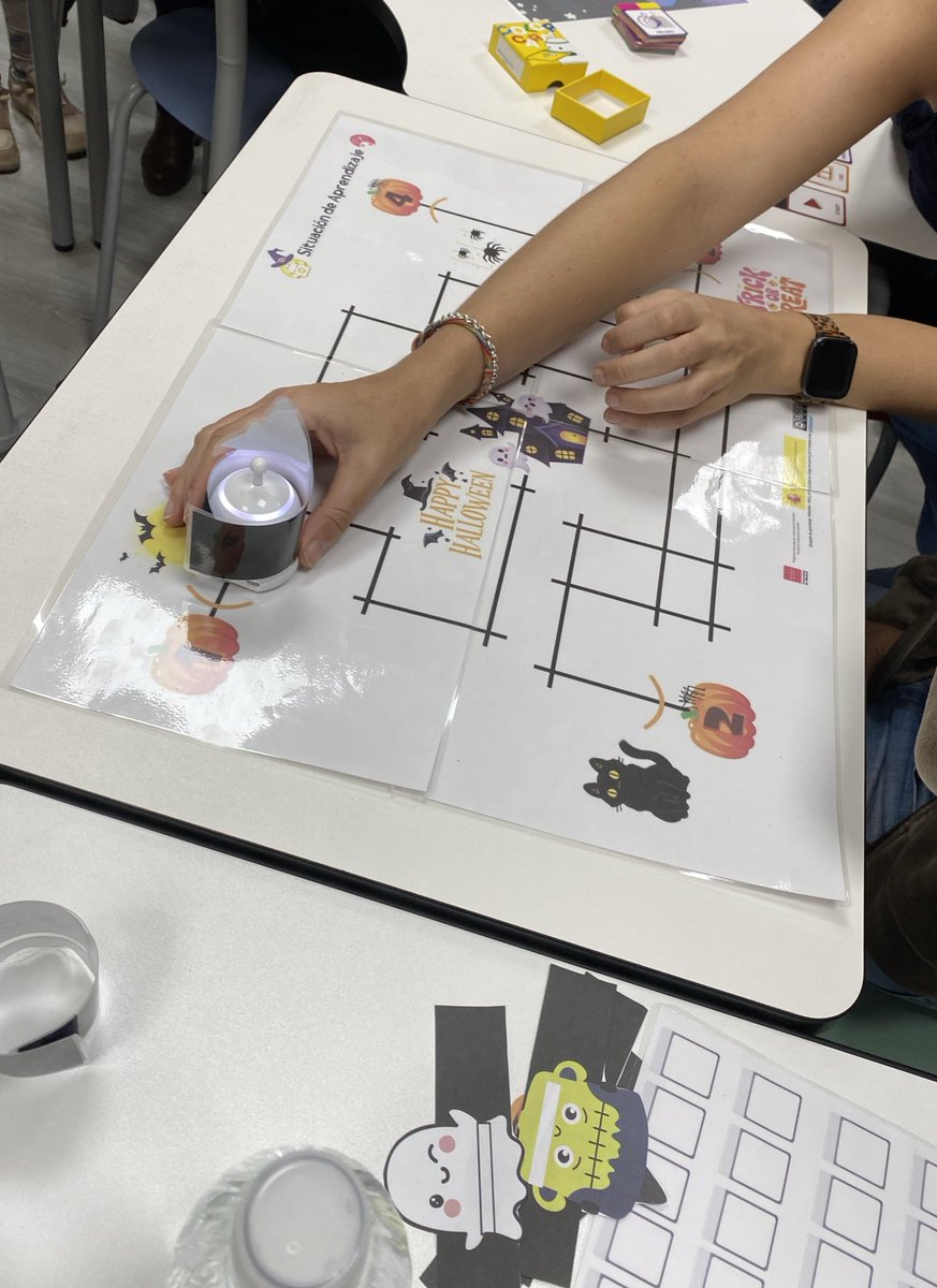 Laura Azorín tweet media