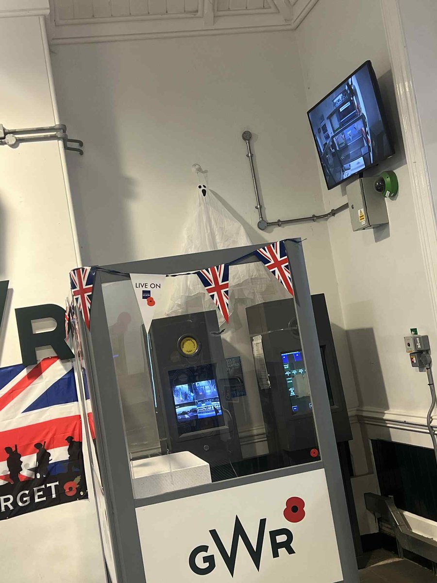 shinninstar's tweet photo. @GWRHelp Absolutely appalling to see a ghost Halloween decoration hanging right next to Remembrance poppy displays. Mixing a time of respect and mourning for those who gave their lives with Halloween decor is deeply inappropriate. #LestWeForget #Remembrance #Disrespect https://t.co/qxK8OVdp1P