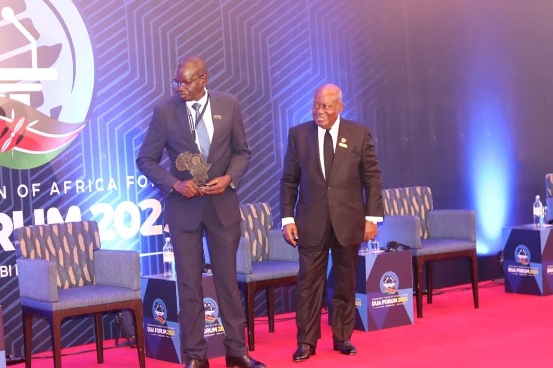 Dear <a href="/PatrickAmuriat/">Patrick Oboi Amuriat</a>, great to see you receiving Besigye’s award on his behalf.