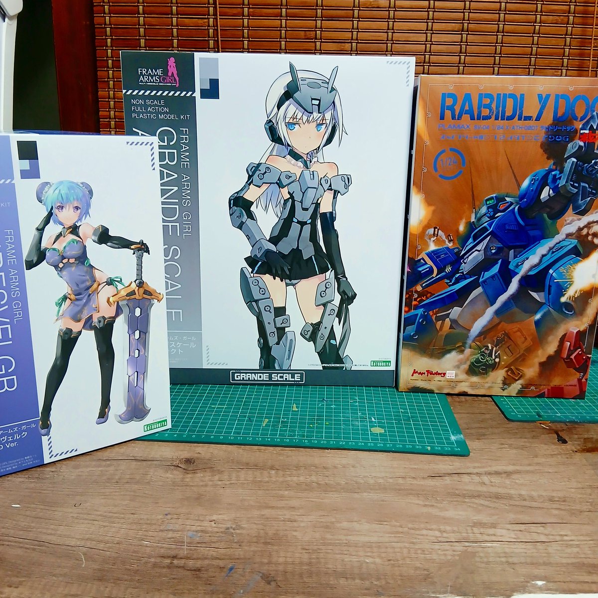 趣味人(ほびっと)@南大阪 プラモ製作スペース・プラモ販売