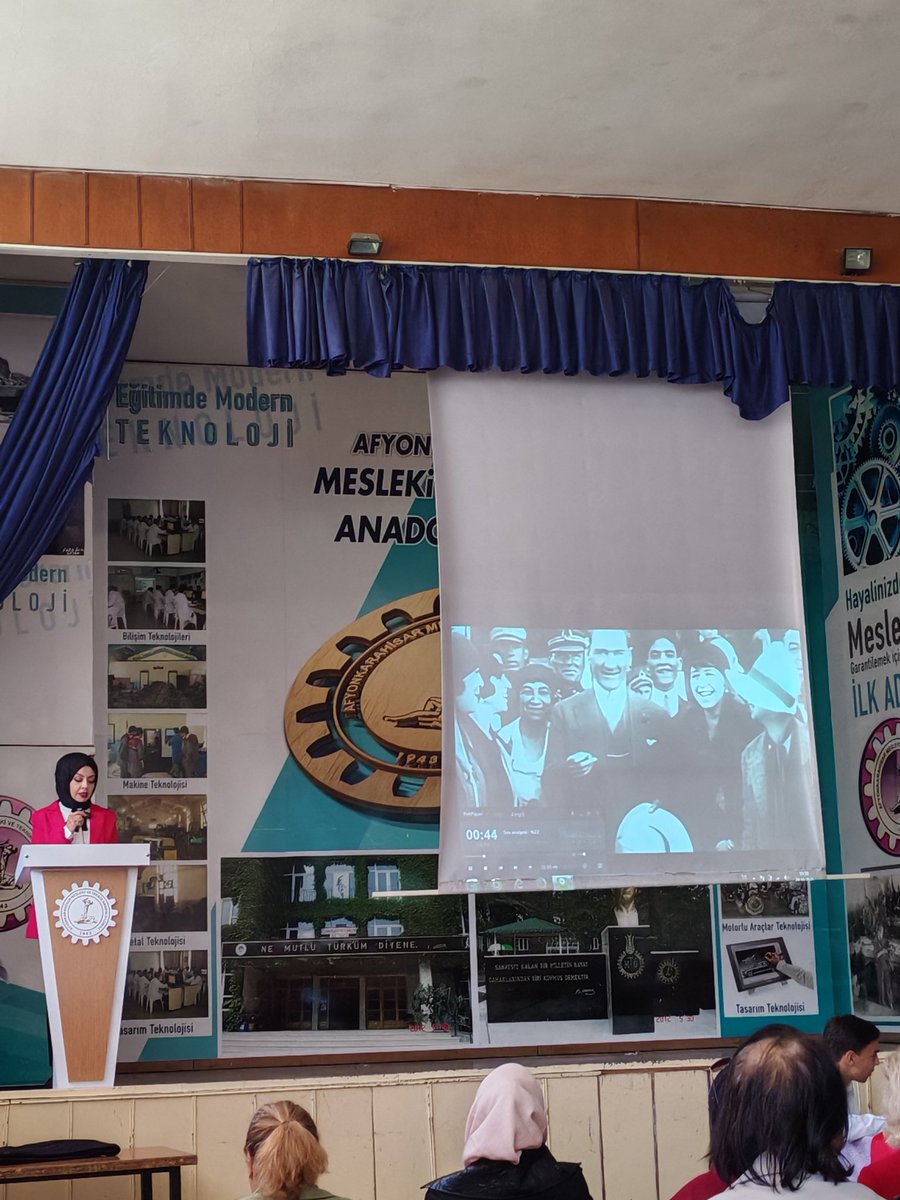 Yaşasın Cumhuriyet!

Cumhuriyetimizin 102. Yılını neşe ve coşkuya kutladık. Emeği geçen öğretmen ve öğrencilerimize teşekkür ederiz.