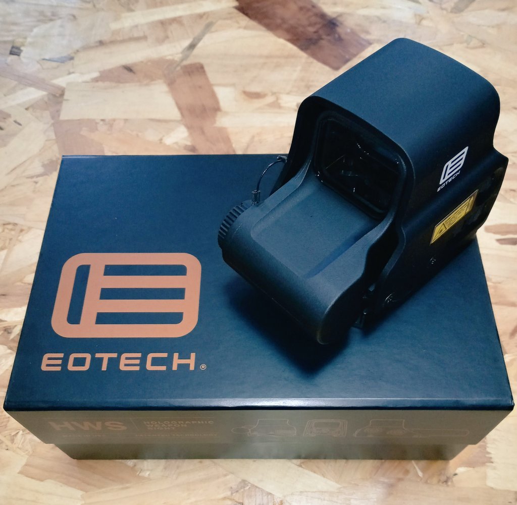 大変長らくお待たせしました😭
今回ご紹介するのは誰もがゲームやサバゲー等で1度は使ったり憧れたりした事のある【Eotech HWS EXPS3-0】をご紹介致します🙇
分かる範囲でご質問にもお答えさせて頂きます!!
#サバゲーマーさんと繋がりたい ＃サバゲー初心者 #サバゲー ＃Eotech ＃COD ＃BF