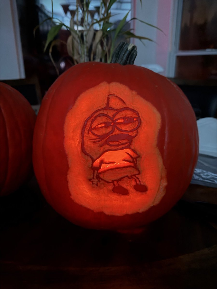 isnotabelle's tweet photo. @GUCCIDOOM and i carved smiling friends pumpkins this year :) @psychicpebble @MichaelRCusack @SmilingFriends https://t.co/UEsVD0qtEd