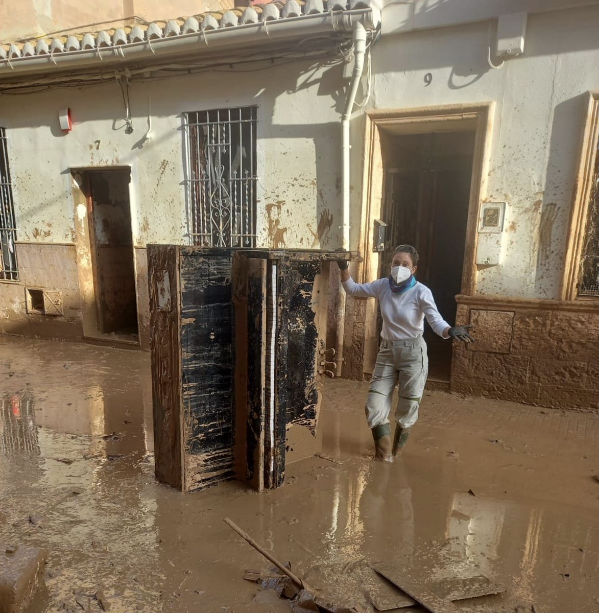 El 29 de Octubre de 2024, el barro nos  arrebató hasta la música, pero juntos, volvimos a componer nuevas melodías. 

Desde VisorFest un abrazo de respeto a todos los que perdieron y a todos los que ayudaron.

📸 Luis (Paiporta)

🖼️ Esther Nieto (Paiporta)

#29N #Juntos