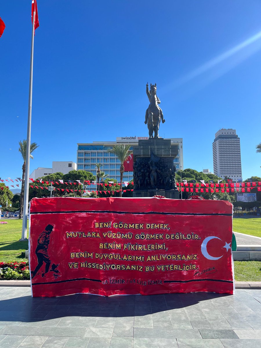 “Bugün en büyük bayramdır, kutlu olsun!”

~ Mustafa Kemal ATATÜRK

🇹🇷 #29EkimCumhuriyetBayramı
#ultrAslanİZMİR
#ultrAslanLiseİZMİR