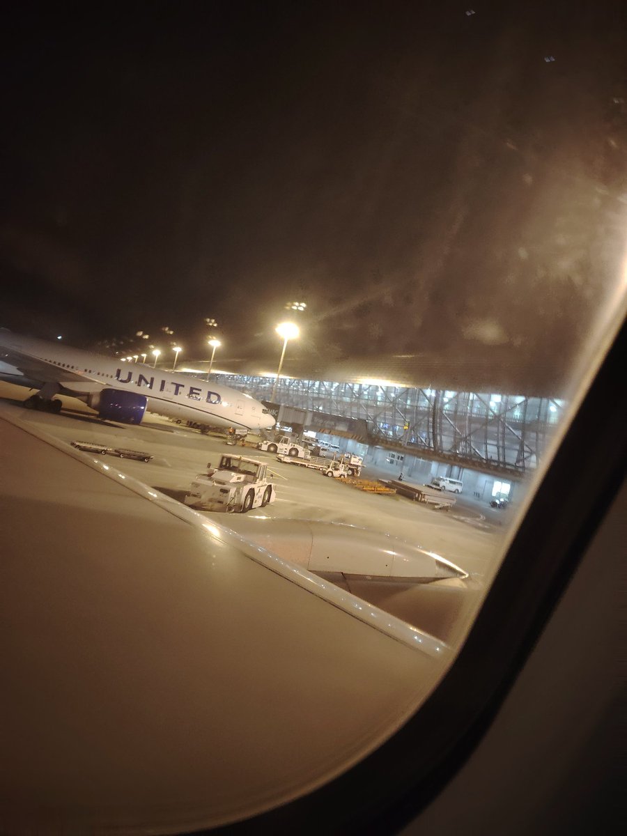 こんばんは〜

I have finally arrived in Osaka, Japan :3