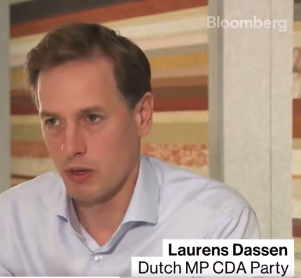 BramPolman's tweet photo. @DerkBoswijk Gedurende deze video is Laurens Dassen ook overtuigd geraakt dat het CDA de beste keuze is. https://t.co/sFuZb7m1QM