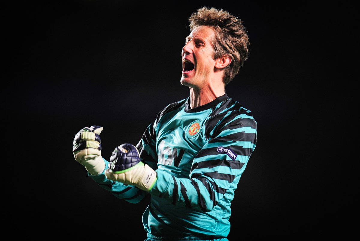 ManUtd's tweet image. Wishing a very happy birthday to the mountain that is @VdSar1970 🎂