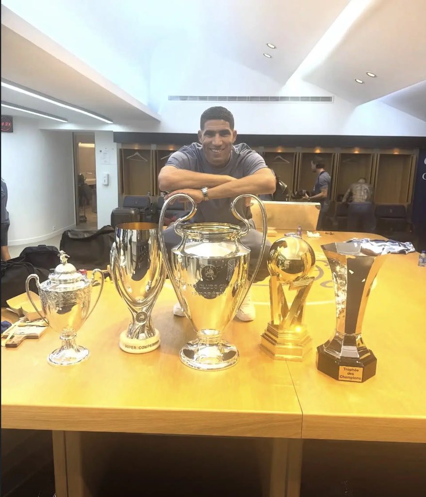 LMDPSG's tweet photo. Notre vice capitaine va ramener un 2eme Ballon d’Or au PSG cette saison 🤩🇲🇦 https://t.co/sQbhhVKsU1