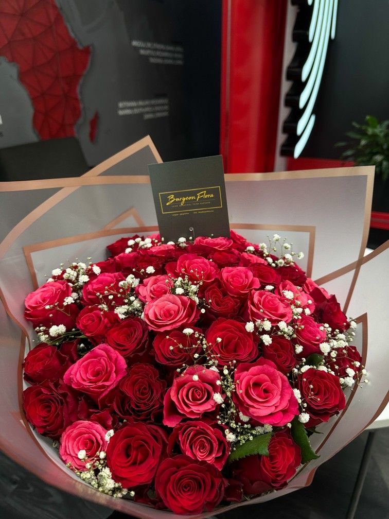 يقول أحدهم:
 "ظلمني شخص ظلمًا شديدًا عجزت عن تحمله وعجزت عن دفعه عني،
 وكلما تذكرته دعوت الله بـ اللهم كما أراني قوته على ضعفي فأرني يارب قوتك على ضعفه،
ولم أكف عن الدعاء حتى أراني الله فيه أشد الضعف،
احذروا.. 
"فكل الأخطاء مغفورة عند الله إلَّا ظلم العباد فهو مرهون بِعفوهم..💛