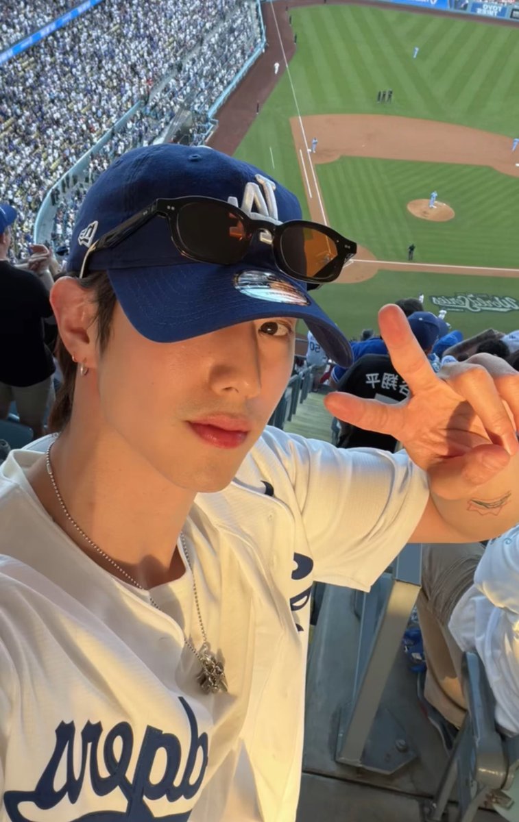 mtmie93's tweet photo. มาร์คต้วนฮีจะรู้มั้ยว่าฮีเป็นสเปคผู้ชายของหลายๆคน โคตรตะboyfriend material เลยㅠㅠ https://t.co/krblWqxziA