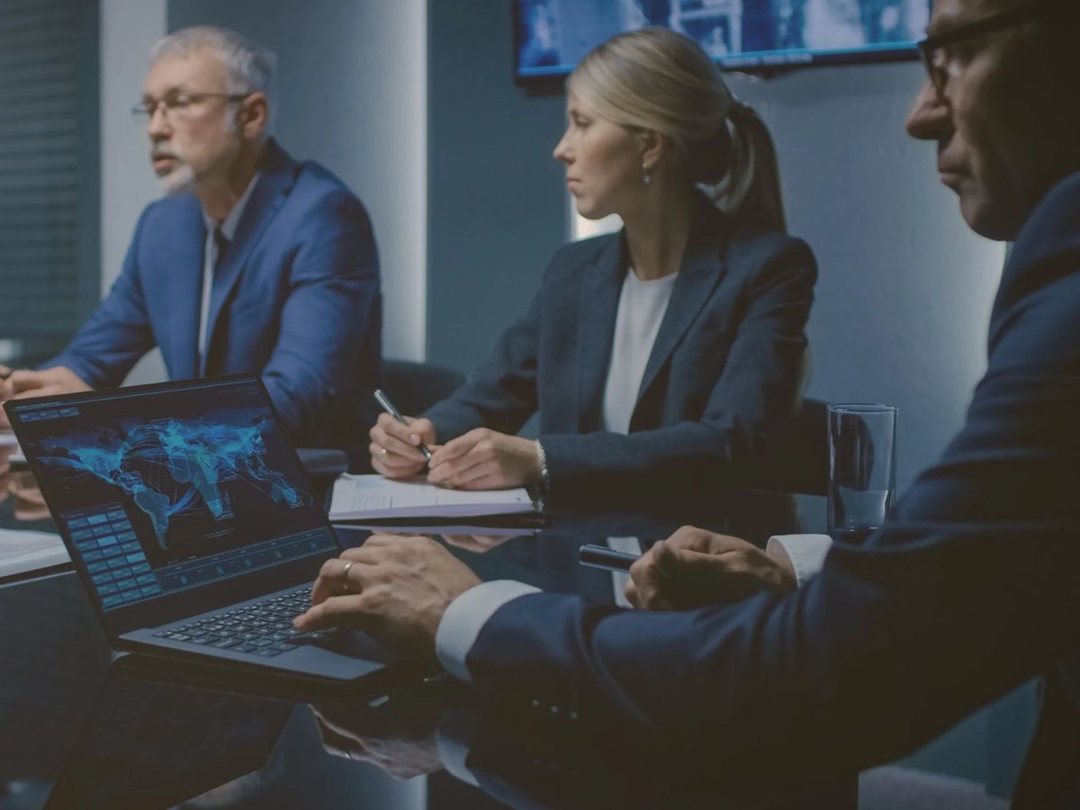 ConceptboardApp's tweet image. In kritischen Infrastrukturen zählt jede Minute – und Kollaboration wird zum Sicherheitsfaktor.
Teams in Defense, Space &amp;amp; Aviation sparen mit einem sicheren, DSGVO- &amp;amp; ISO-zertifizierten Whiteboard bis zu 25 % Freigabezeit.

👉 Mehr dazu: ow.ly/qBPC50XiipV