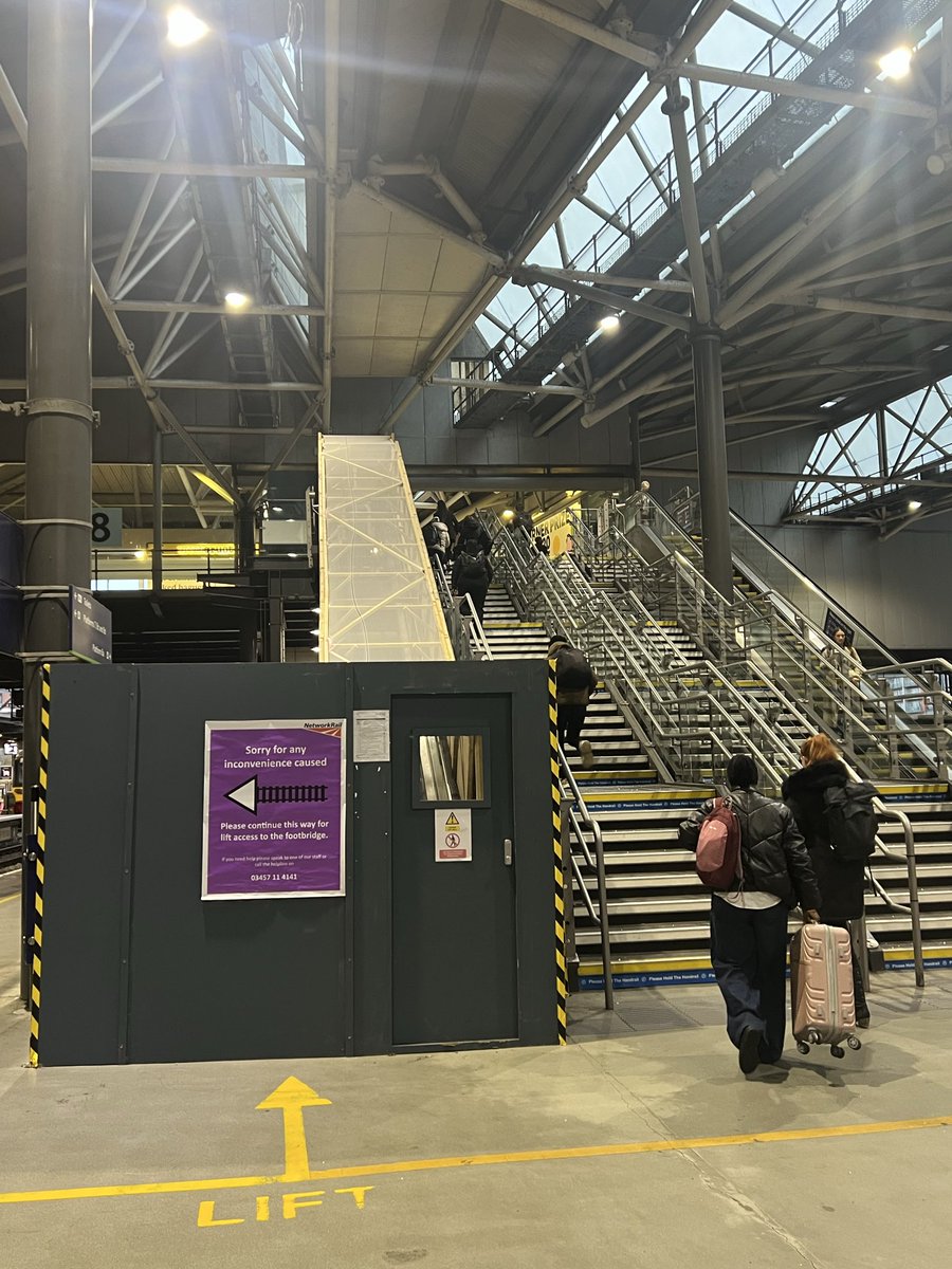 CharlesSil12652's tweet image. #bugger