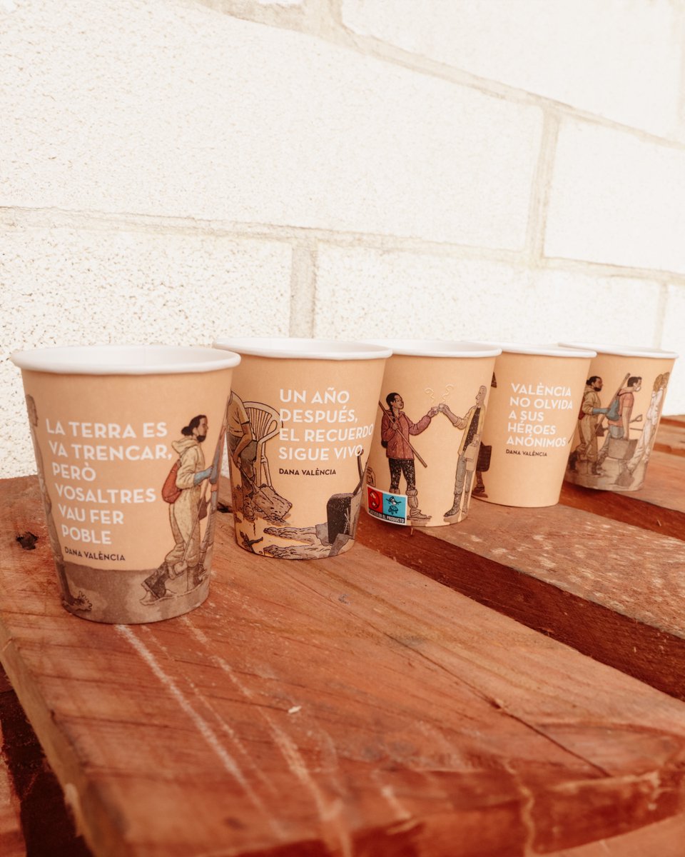 ❤️‍🩹 Hui fa un any de la terrible DANA.

Llancem una col·lecció molt especial junt a l’il·lustrador valencià <a href="/paco_roca/">Paco Roca</a>, tot un homenatge a afectats i voluntaris: 4,5 milions de gots que celebren l’onada de solidaritat del 29 d’octubre de 2024.

🔗teika.es/teika-lanza-un…