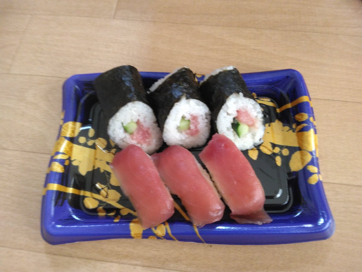 皆様 いかがお過ごしでしょうか❔

急に寒くなりましたね。
自分もですけど、
体調管理にお努めくださいませ。

自分は 普通に生きております。
ここでは 更新してない状態ですが､
閲覧はするので､アカウントは残したままにしています。

また 更新しますね。
それでは ごきげんよう👋
#近況報告