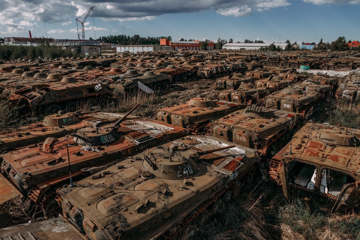 Devatenáctý sankční balíček proti Rusku je monumentální
----------------------------------------------
Možná kvůli předvolebnímu tyjátru toto trochu zapadlo, dovolím si připomenout. Balíčky sankcí proti Rusku jsme už možná přestali počítat a zdá se nám, že “když je jich tak