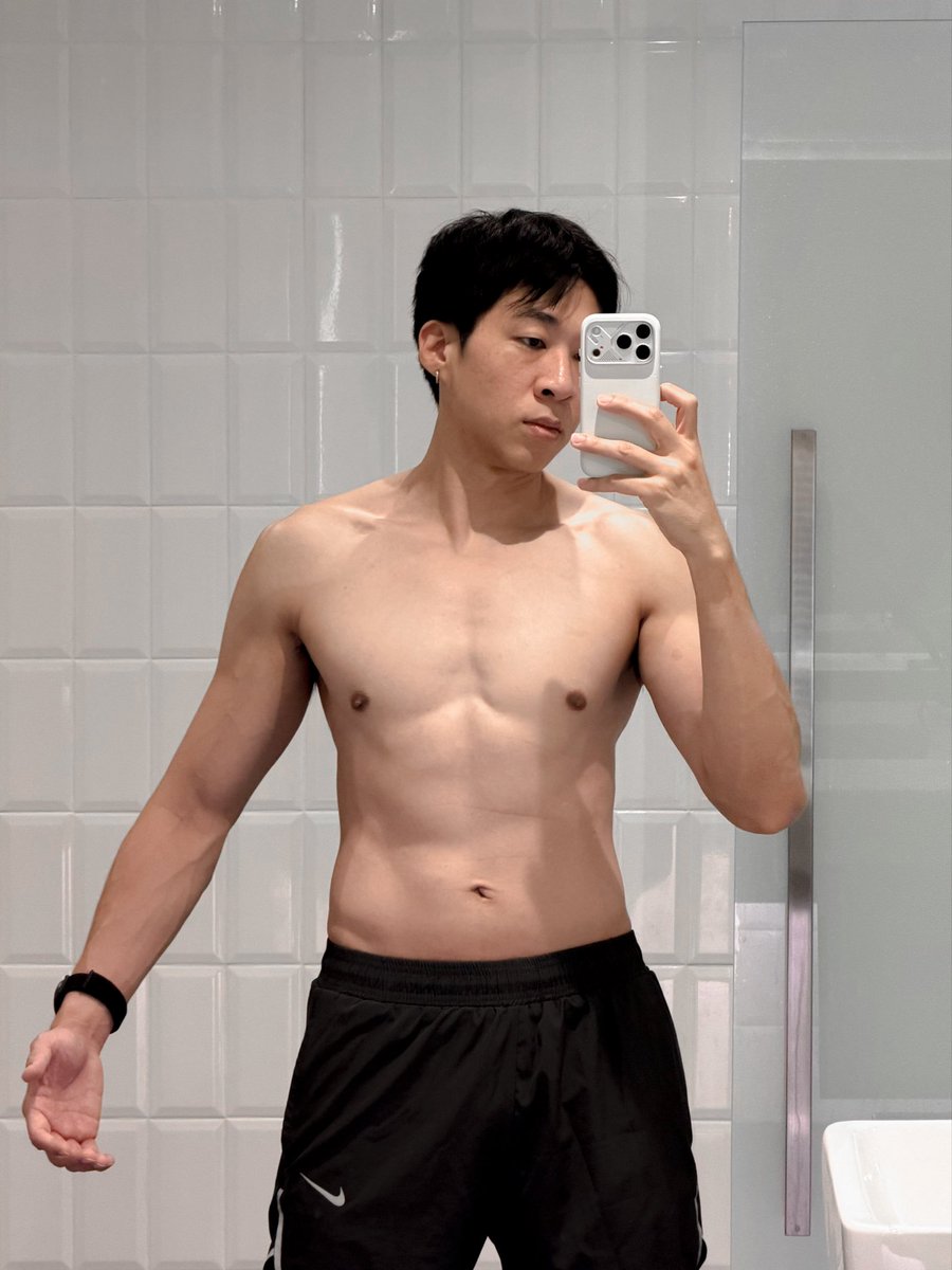 aCHONG_1990's tweet photo. ยิมวนไป https://t.co/ucOwtnH0xt