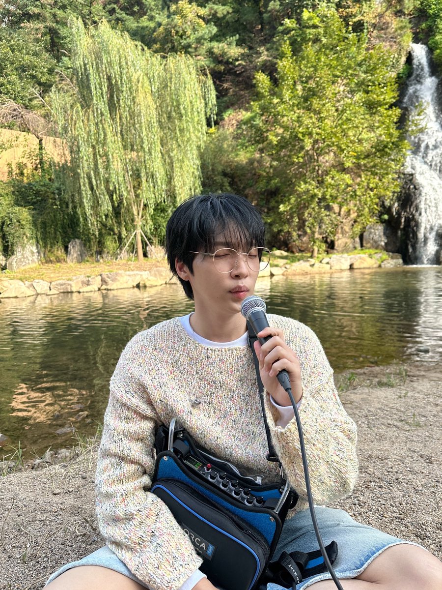 jeongsewoon_twt's tweet photo. 배경 합성 아닙니다 😲

#정세운 #JEONGSEWOON https://t.co/KHRF5O4zfo