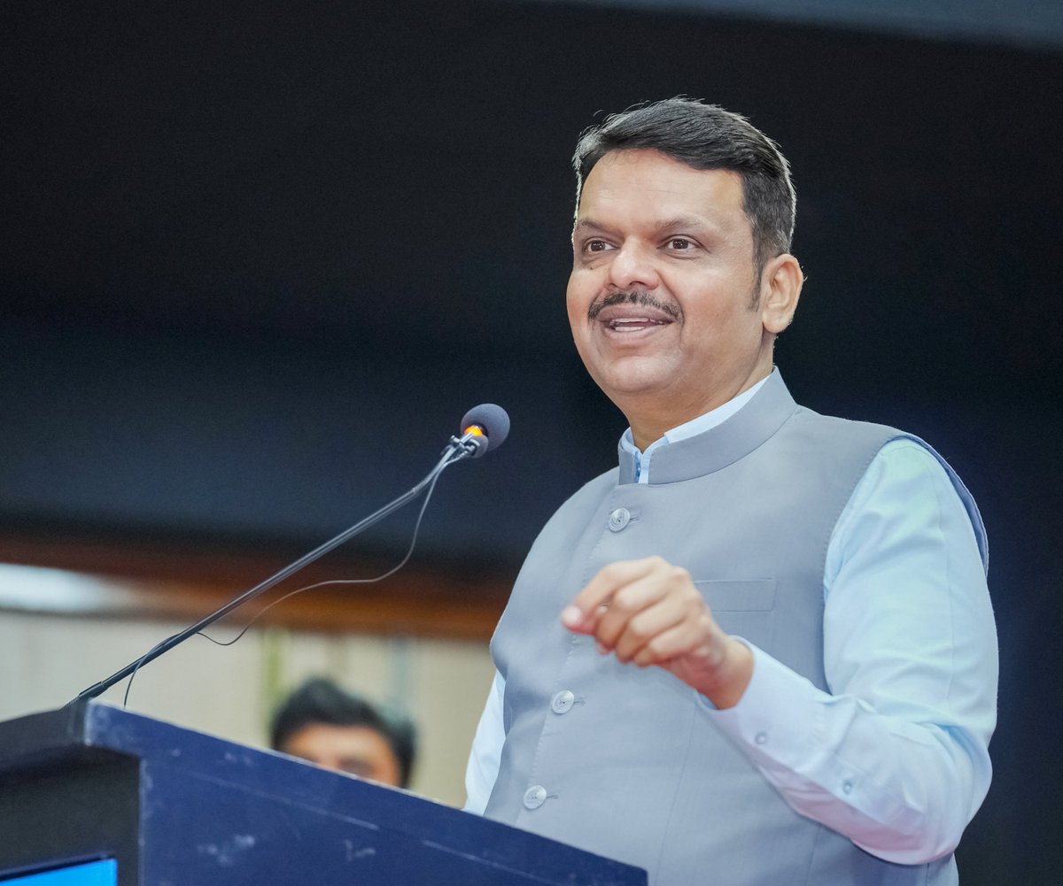 airnews_mumbai's tweet image. औद्योगिक उत्पादन क्षेत्रात भारताला जगात आघाडीवर आणण्याच्या दृष्टीनं नीती आयोगानं तयार केलेल्या रोडमॅपचं प्रकाशन आज पुण्यात झालं. मुख्यमंत्री @Dev_Fadnavis या कार्यक्रमाला प्रमुख पाहुणे म्हणून उपस्थित होते. 

@NITIAayog #Maharashtra #AdvancedManufacturing