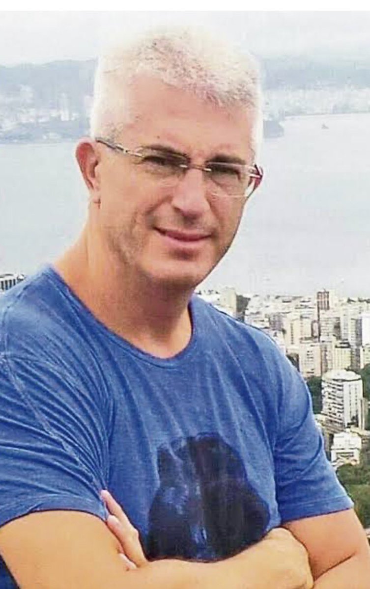 IRINEJ BULOVIĆ

UMESTO DA DRŽI SLUŽBU 1.NOVEMBRA KAO VLADIKA BAČKI ON CEO ZIVOT RADI ZA SLUŽBU 

SLUŽBA GA DRŽI UCENJENIM PREKO NOVCA KOJi Je DAVAO NA KAMATU U SUBOTICI 

PREKO SVOG SEDTRIĆA MIRKA MILICEVICA-HAJČARA KOJI JE UBIJEN 

IRINEJEV SESTRIC MIRKO BIO JE REGISTROVANI