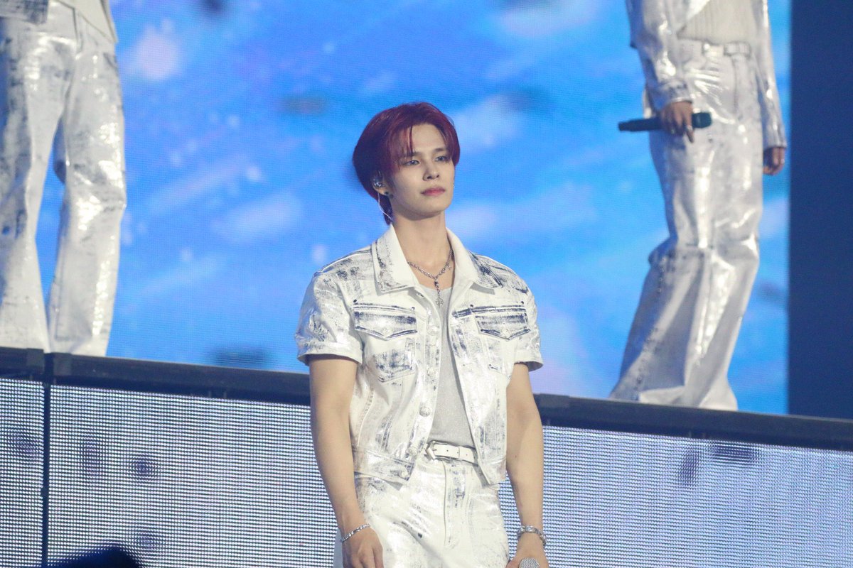 너무 잘생겼어🥹