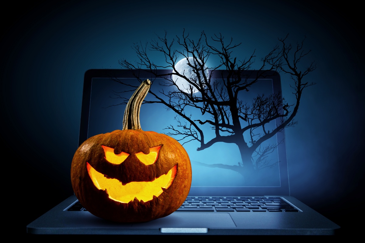 Halloween e truffe online: quando le offerte “da brivido” nascondono malware infosec.news/2025/10/29/new…