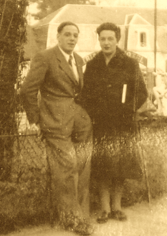 29 mars 1944. Maquis de Banios. Évadé du STO, il est capturé en couvrant le repli des siens. "Chère maman, écrit-il le 8 avril, je te serre fort sur mon cœur si plein de toi [...] C’est ton visage rayonnant de bonté qui fermera mes yeux." Paul Mathou est fusillé peu après.21 ans.