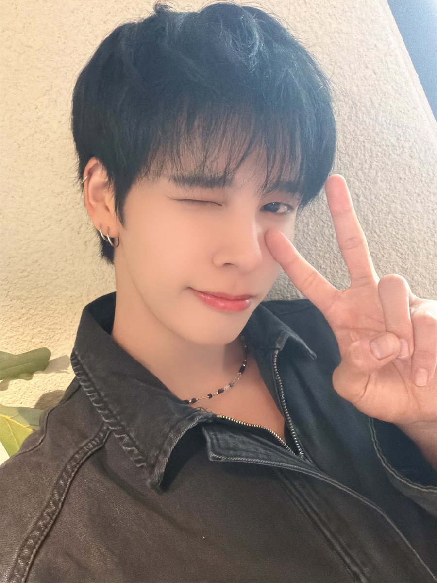 CRAVITYstarship's tweet photo. [📸] 
[for. LUVITY] 혼자서도 잘해요 #7 세림
⠀
잠시 후 9PM!
CRAVITY 공식 Berriz 커뮤니티에서 함께하세요🍋
⠀
#CRAVITY #크래비티
#세림 #SERIM
#LUVITY #러비티
#혼자서도잘해요 https://t.co/AATSmsjYUm