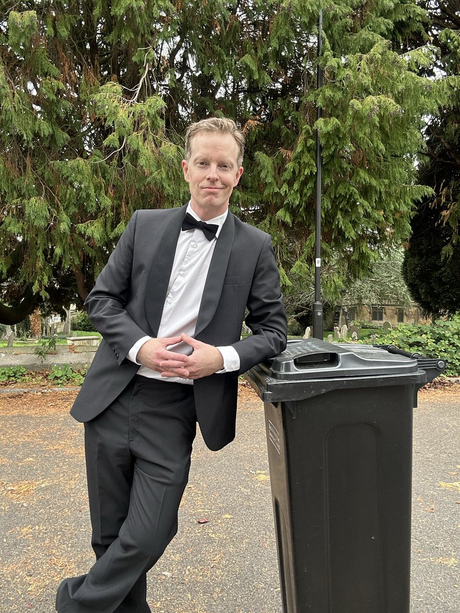 michaeldkenyon's tweet image. No Time To - Put The Bins Out a #JamesBond Short youtube.com/shorts/WPgBAM_…