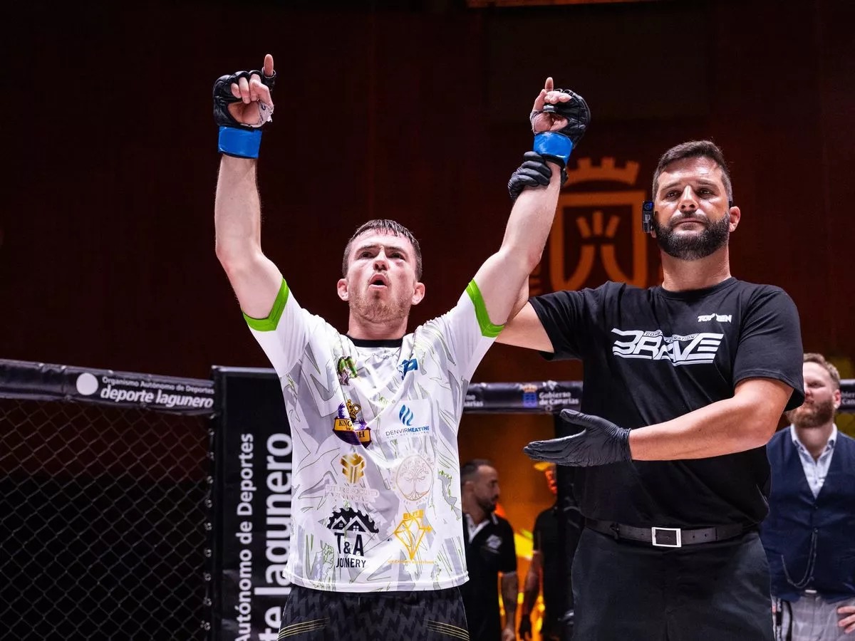 sportsph's tweet image. Gerard Burns vows to end Ireland’s drought vs Dagestan’s elite as he faces Muhammad Mokaev for the BRAVE CF flyweight title.
#BRAVE100 #BurnsVsMokaev #IrishMMA 

READ: sportsbytes.com.ph/2025/10/29/ger…