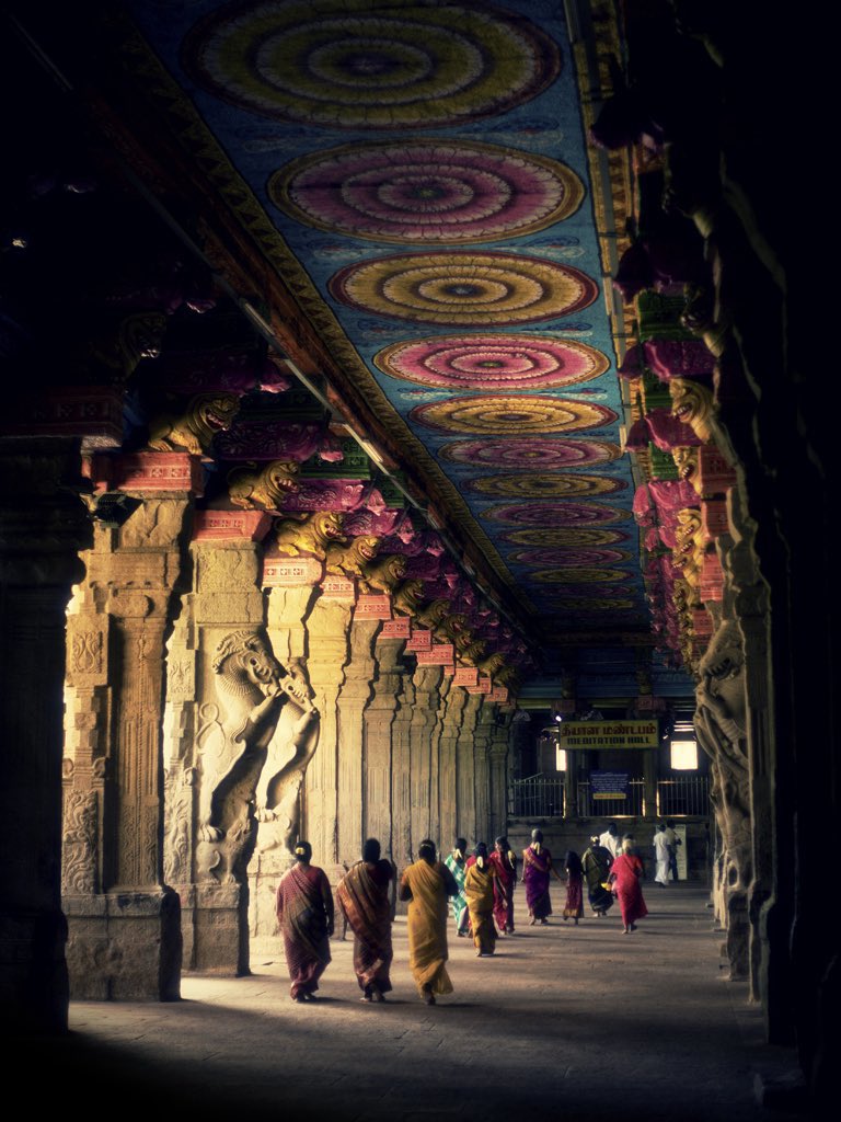 A corridor in the Meenakshi temple, Madurai.