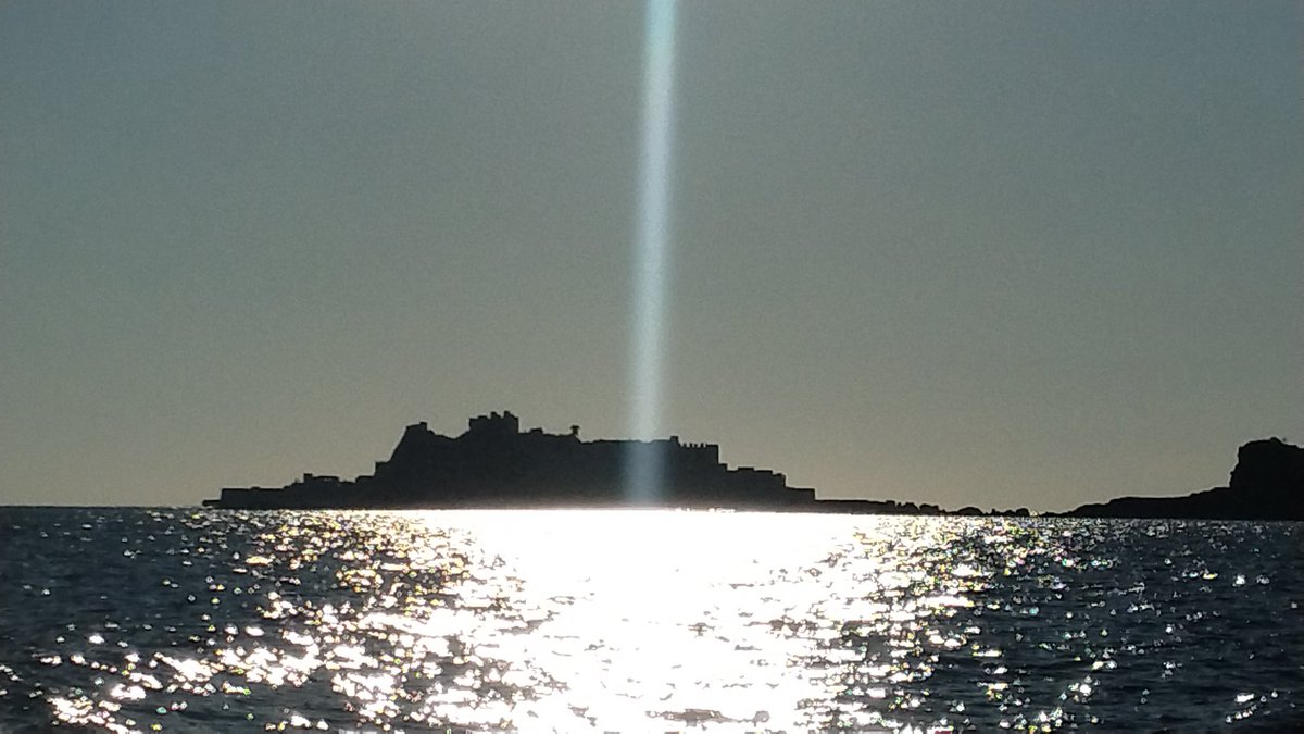 午後便も上陸できました🙌🏻

午後からは海外のお客様にも沢山ご参加いただきました！🌏️
ご参加いただき、ありがとうございました！🙇
Thank you for your participation！🙇

#軍艦島  #軍艦島クルーズ  #端島 
 #高島  #世界遺産  #長崎観光