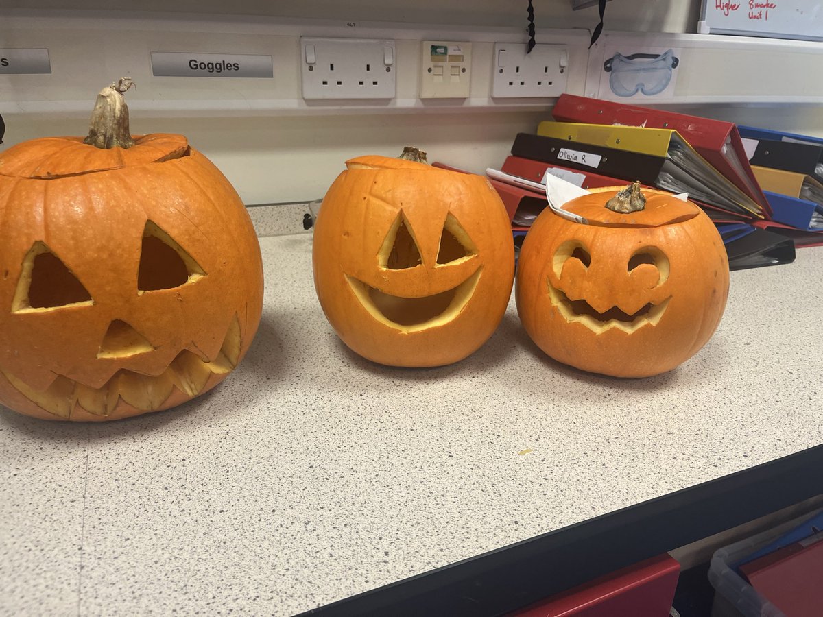 Mrs Dunn tweet media