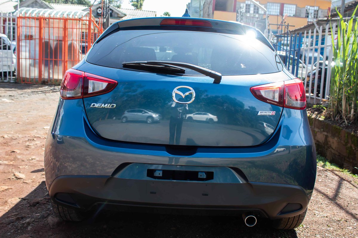 mwangi_victore's tweet photo. 2017 Mazda Demio Blue 1.5D
Kujia hii machine na KES 1,300,000
Mileage; 67,000 km
Engine Size; 1300cc
Fuel type; Petrol
Horse Power; 105 Hp
Acceleration 0-100kph; 10.5 secs
Transmission; Automatic
@_carmanautos
@_Njogusamuel
Jared Mugendi
#MainaAndKingangi https://t.co/HRGDKUOkzg