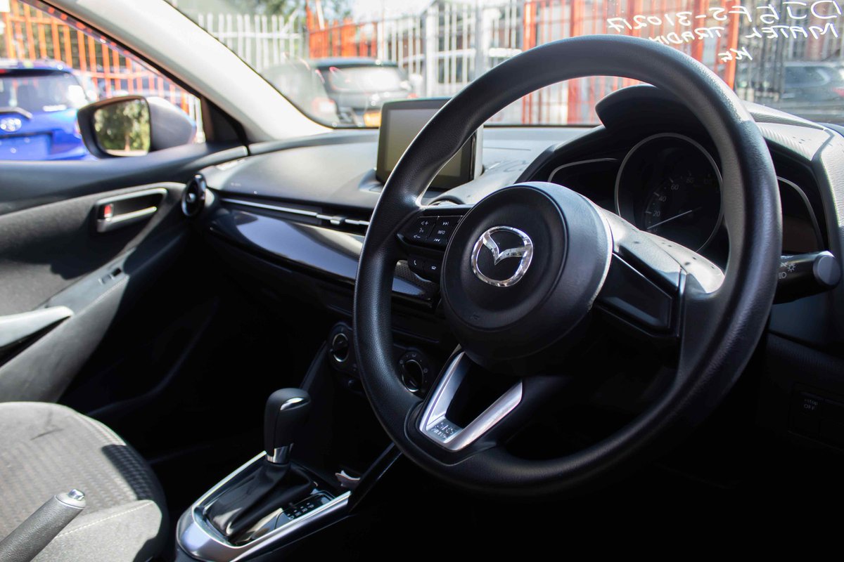 mwangi_victore's tweet photo. 2017 Mazda Demio Blue 1.5D
Kujia hii machine na KES 1,300,000
Mileage; 67,000 km
Engine Size; 1300cc
Fuel type; Petrol
Horse Power; 105 Hp
Acceleration 0-100kph; 10.5 secs
Transmission; Automatic
@_carmanautos
@_Njogusamuel
Jared Mugendi
#MainaAndKingangi https://t.co/HRGDKUOkzg