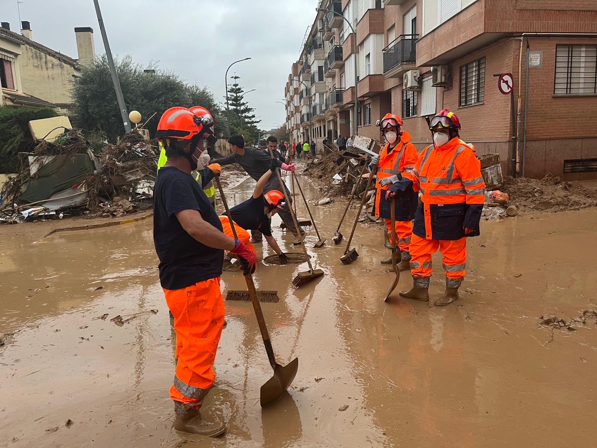 AytoMejorada's tweet image. Hoy se cumple un año de la terrible catástrofe causada por la #DANA, especialmente en la provincia de #Valencia. Nuestro recuerdo a las 229 personas que perdieron la vida y nuestro apoyo y cariño a todos los afectados que, aún hoy, siguen rehaciendo sus vidas.