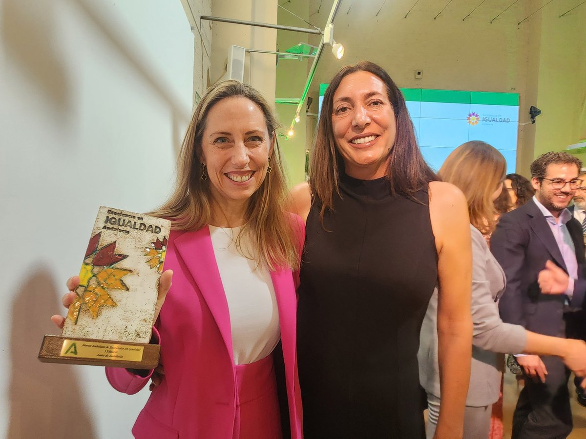 pgmahamud's tweet image. 🏆 45 empresas pioneras, galardonadas en la I edición de los distintivos Marca Andaluza de #Excelencia en #Igualdad 💜 de  @IgualdadAND. 👏🏻 Así lo cuenta @canalsur:
canalsur.es/noticias/andal…
