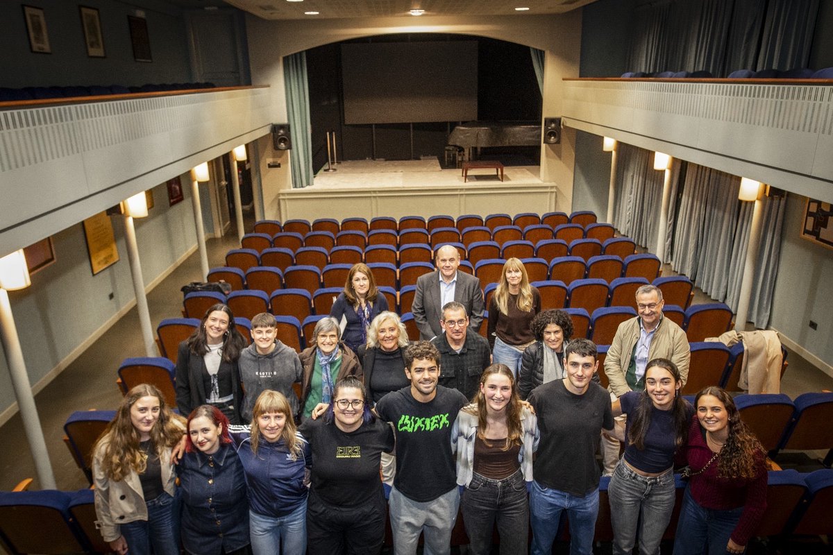 Musikeneko Pedagogia ikasleak X. Donostiako Orfeoia-Musikene Saria eskuratu du ‘Euskal kantu tradizionalen presentzia Gipuzkoako Musika Mintzairako ikasgeletan. Proposamen didaktikoa’ izeneko bere Gradu Amaierako Lanagatik.
<a href="/musikenet/">Musikene</a>