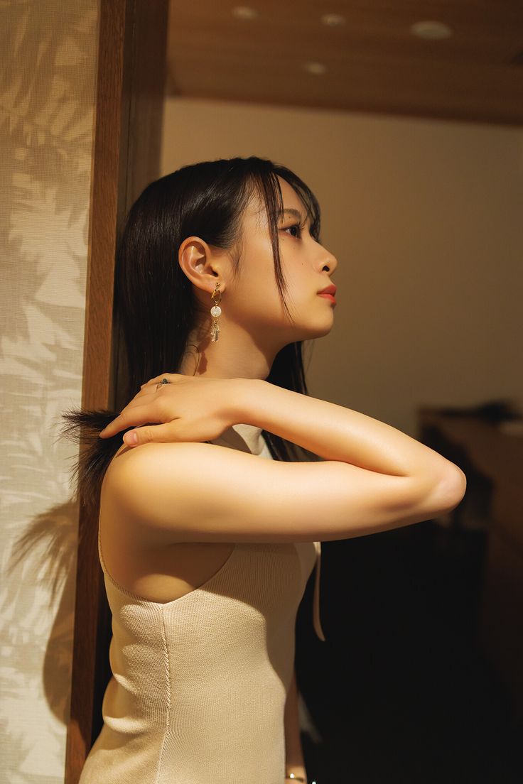 We are currently trialling an increase in the number of posts.

I apologise if this feels somewhat intrusive, but it is also an experiment exploring the theme of ladies' culture that I am currently investigating...

202510